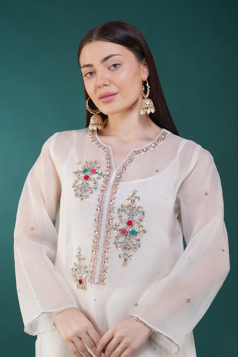 Gentile Kurta Set