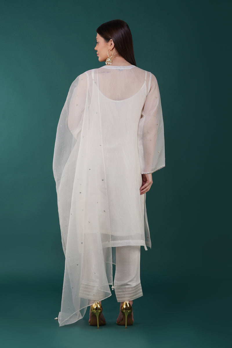 Gentile Kurta Set