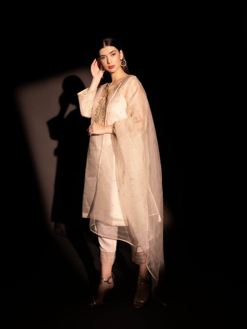 White Carnation - Organzae